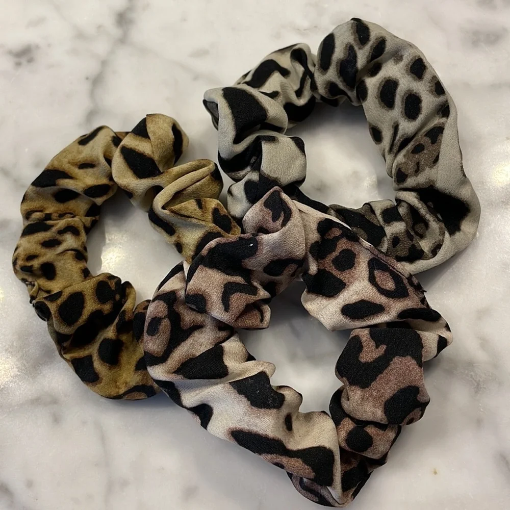 Noir Set of 3 Ombré Leopard Print Hair Scrunchies